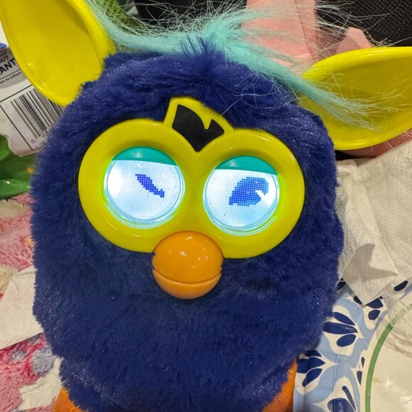 2012 Furby "He’s Awake" – Tested and Working - Picture 7 of 7